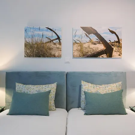 Apartamento Beira Mar - Rc Esquerdo شقة تافيرا
